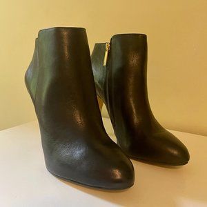 Banana Republic Womens Black Booties Size 10